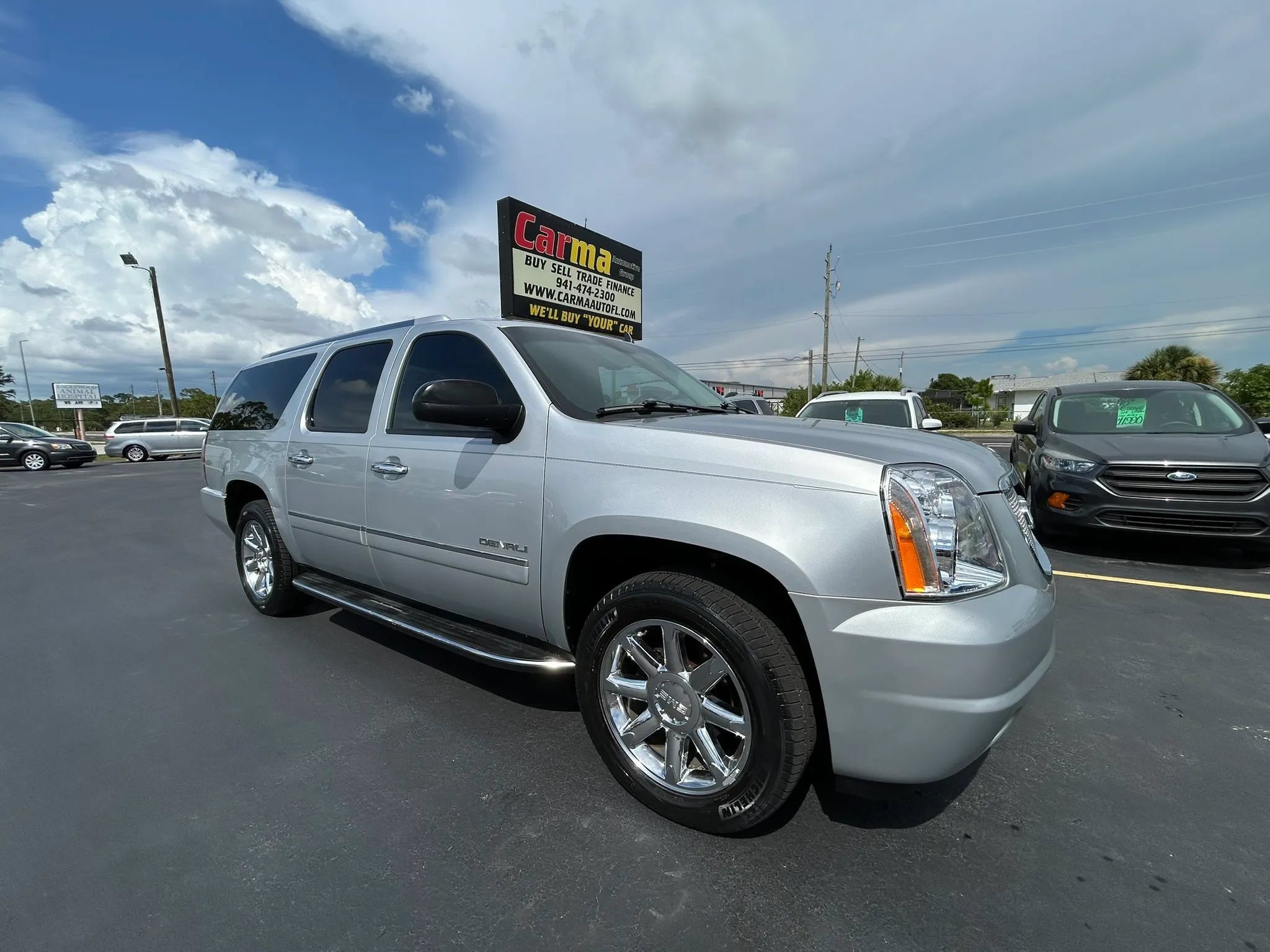 Used 2012 GMC Yukon XL Denali RWD image 5