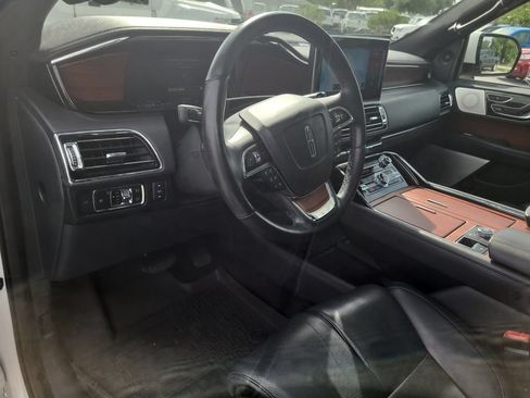 Certified 2023 Lincoln Navigator L Reserve AWD/4WD image 18
