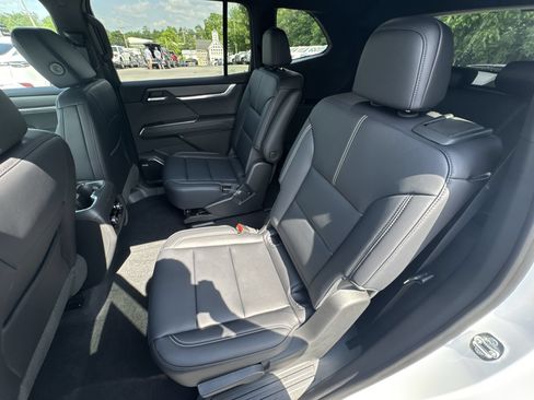 New 2026 GMC Acadia Elevation w/ Elevation Premium Package AWD/4WD image 24