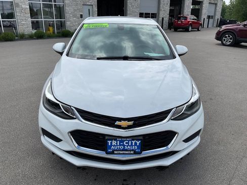 Used 2017 Chevrolet Cruze LT w/ Convenience Package FWD image 12
