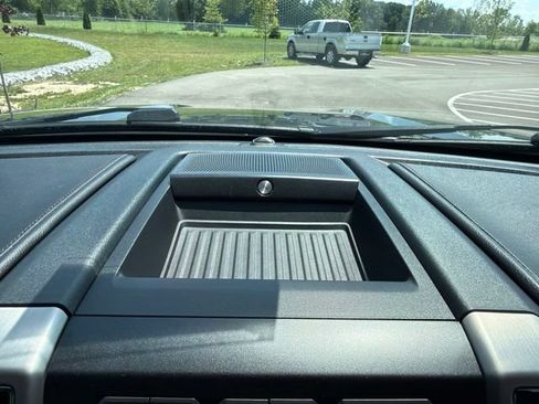 Used 2020 Ford F150 Platinum w/ Equipment Group 701A Luxury AWD/4WD image 32