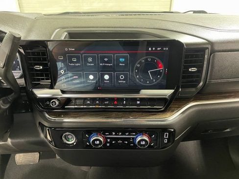 Used 2023 GMC Sierra 1500 SLE AWD/4WD image 16