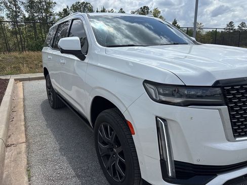 Used 2022 Cadillac Escalade Premium Luxury w/ Performance Package image 4