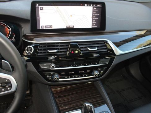 Used 2023 BMW 540i w/ M Sport Package image 24