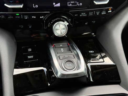 Certified 2026 Acura MDX FWD image 17