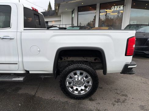 Used 2016 GMC Sierra 2500 Denali w/ Duramax Plus Package image 3