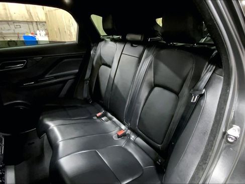 Used 2020 Jaguar F-PACE Premium image 21