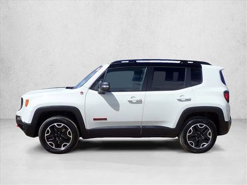 Used 2016 Jeep Renegade Trailhawk w/ Premium Trailhawk Package AWD/4WD image 2