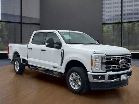 Used 2025 Ford F250 XLT AWD/4WD image 3