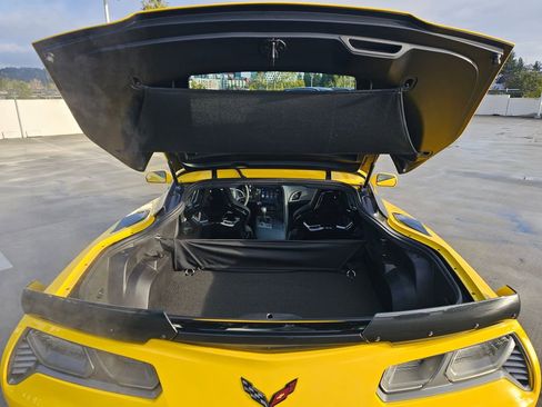 Used 2015 Chevrolet Corvette Z06 w/ 3LZ Preferred Equipment Group image 24