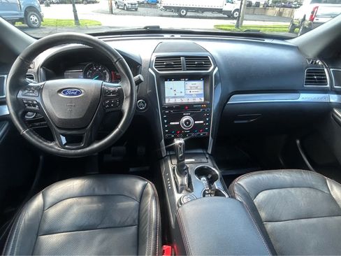 Used 2018 Ford Explorer Sport w/ Equipment Group 401A AWD/4WD image 15
