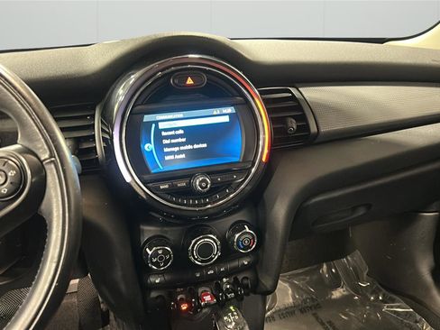 Used 2019 MINI Cooper 2-Door Hardtop w/ Storage Package FWD image 17