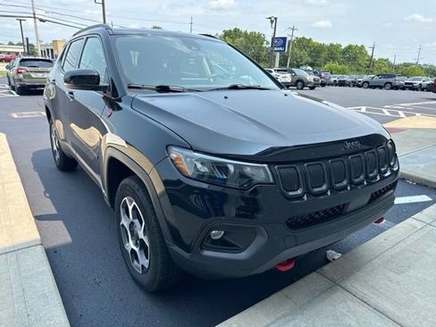Used 2022 Jeep Compass Trailhawk w/ Trailhawk Convenience Group AWD/4WD image 1