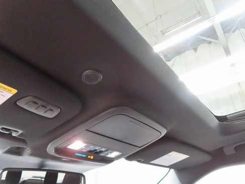 Used 2025 Ford Explorer Platinum image 24