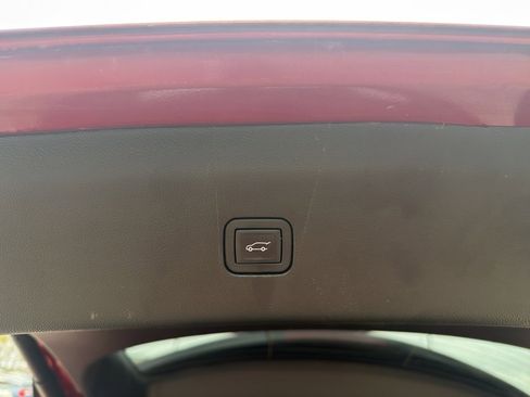 Used 2024 Buick Enclave Premium image 37