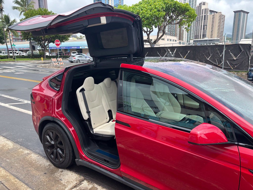 Used 2023 Tesla Model X AWD/4WD image 17