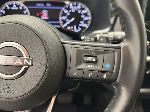 Used 2024 Nissan Pathfinder SV AWD/4WD image 19