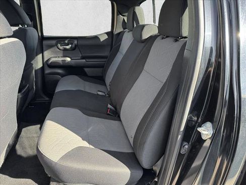 Used 2021 Toyota Tacoma TRD Sport w/ Technology Package image 17