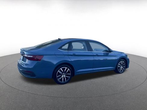 Used 2025 Volkswagen Jetta SE image 7