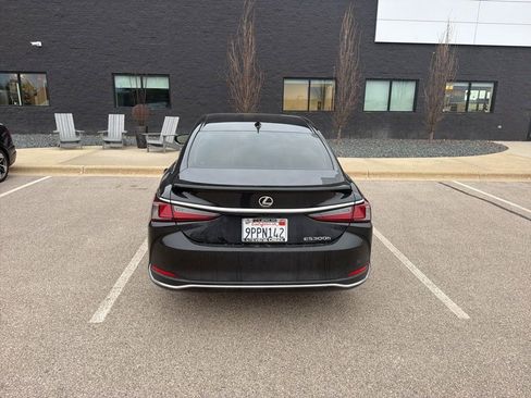 Used 2025 Lexus ES 300h 300h w/ Premium Package image 3