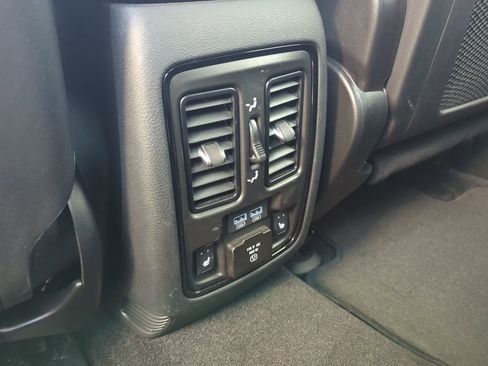 Used 2022 Dodge Durango GT image 37