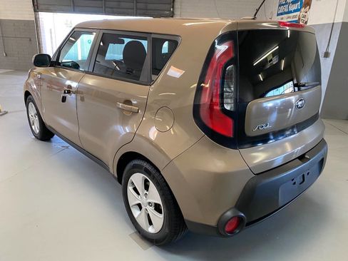 Used 2015 Kia Soul Base 4dr Crossover 6A image 5