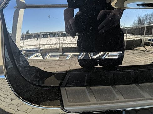 Used 2025 Ford Explorer Active image 7