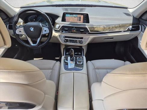 Used 2022 BMW 740i RWD image 18