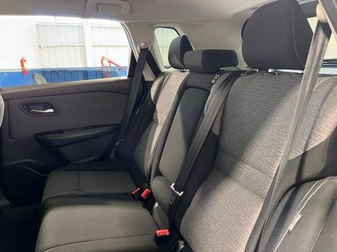 Used 2022 Nissan Rogue SV image 18