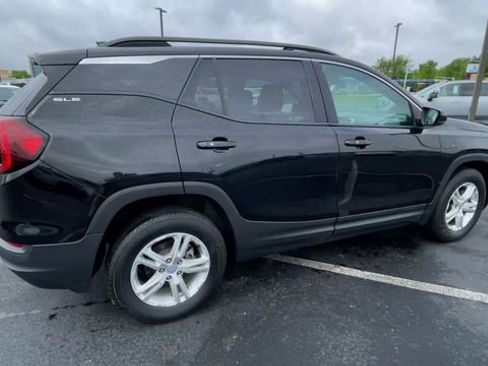 Used 2022 GMC Terrain SLE w/ Driver Convenience Package AWD/4WD image 2