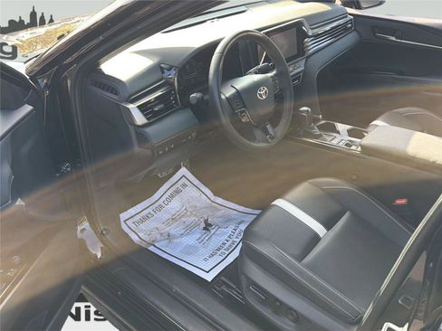 Used 2025 Toyota Camry SE FWD image 7