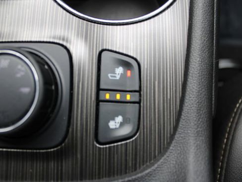 Used 2021 GMC Acadia SLT w/ Trailering Package AWD/4WD image 13