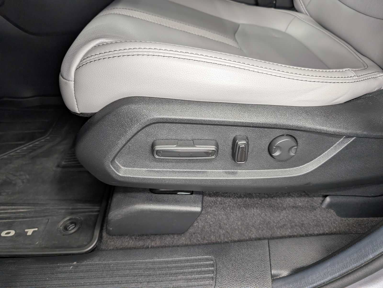 Certified 2025 Honda Pilot EX-L image 37