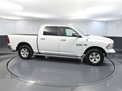 Used 2017 RAM 1500 Classic SLT AWD/4WD image 3
