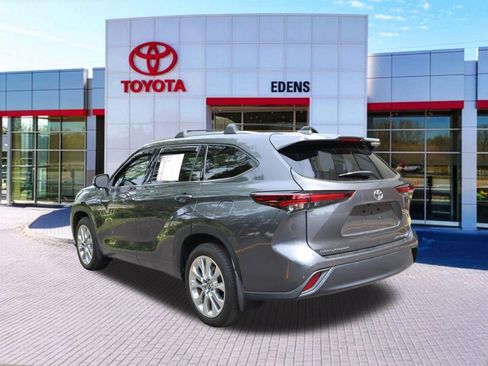 Used 2025 Toyota Highlander Limited AWD/4WD image 8