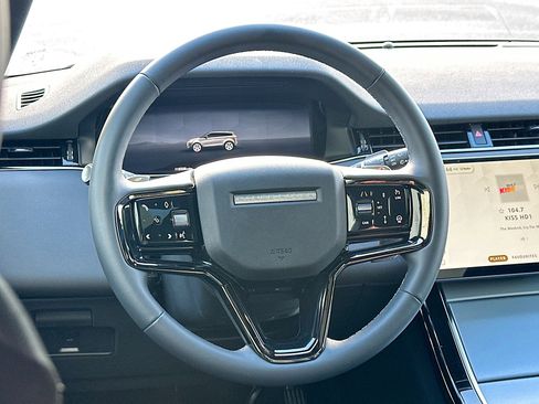 Used 2025 Land Rover Range Rover Evoque S image 17