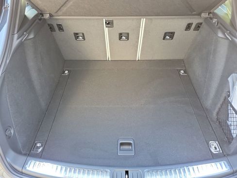 New 2026 Porsche Macan image 17