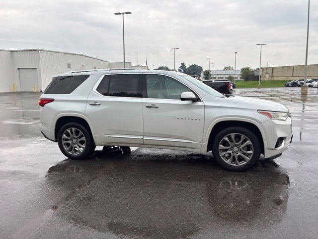 Used 2019 Chevrolet Traverse Premier w/ Driver Confidence II Package FWD image 7