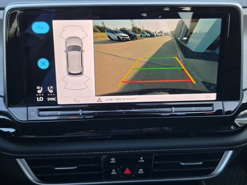 New 2026 Volkswagen Atlas Cross Sport SE FWD image 16