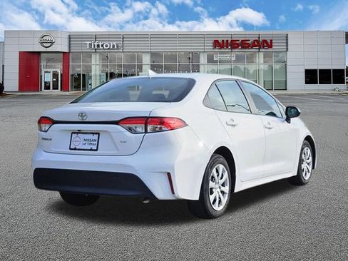 Used 2024 Toyota Corolla LE FWD image 4