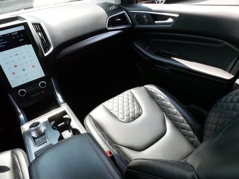 Used 2024 Ford Edge Titanium AWD/4WD image 11