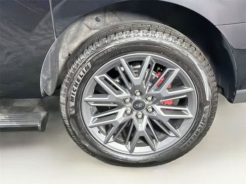 Used 2025 Ford Expedition Max Platinum w/ Stealth Performance Package AWD/4WD image 37