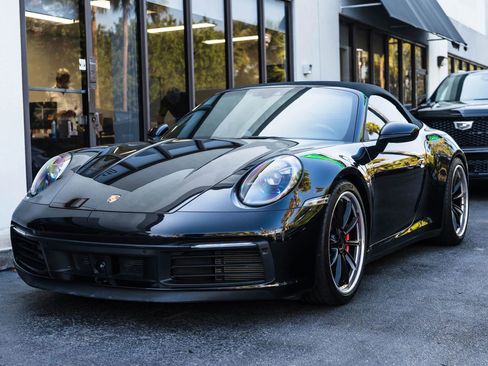 Used 2020 Porsche 911 Carrera 4S AWD/4WD image 3