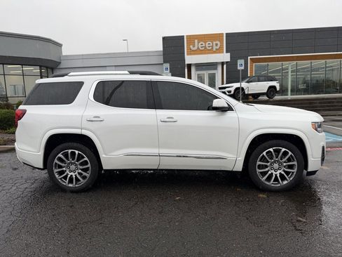 Used 2023 GMC Acadia Denali w/ Denali Ultimate Package image 9