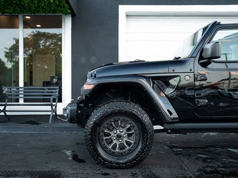 Used 2023 Jeep Wrangler Unlimited Rubicon 392 w/ Trailer Tow Package AWD/4WD image 20