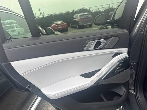 Used 2026 BMW X6 xDrive40i AWD/4WD image 13