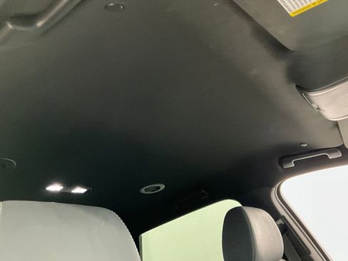 Used 2023 Buick Enclave Essence image 22