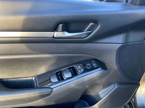 Used 2023 Nissan Altima 2.5 SV image 35