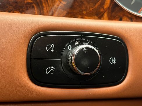 Used 2016 Bentley Flying Spur V8 AWD/4WD image 21