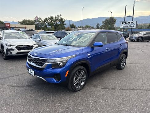 Used 2022 Kia Seltos LX AWD/4WD image 3
